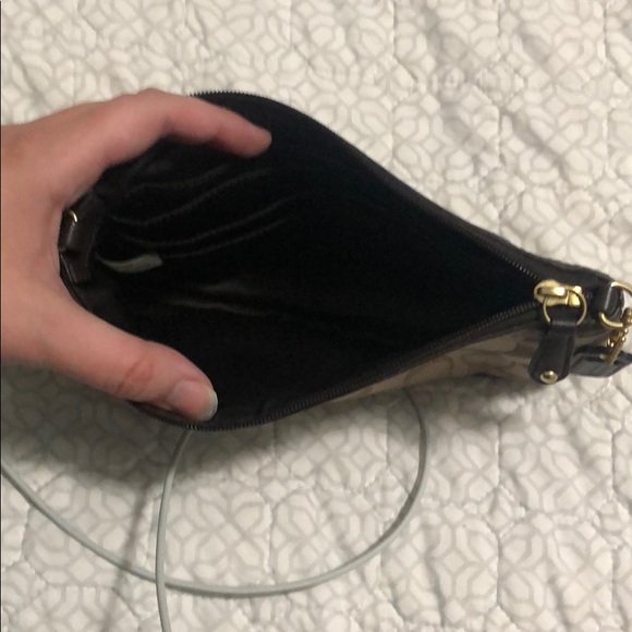 Coach clutch wristlet - Picture 2 of 4